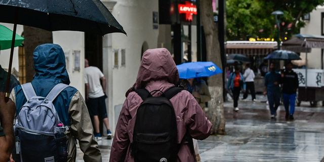 Κακοκαιρία: Σοβαρά προβλήματα σε αρκετές περιοχές – Πού “θα χτυπήσει” αύριο