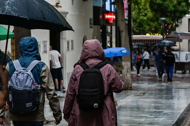 Έρχονται δύο κύματα κακοκαιρίας με βροχές και καταιγίδες – Πότε θα χτυπήσουν