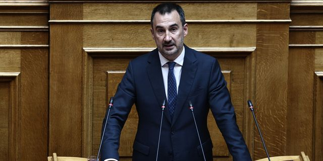 O Αλέξης Χαρίτσης στη συζήτηση στην Ολομέλεια της Βουλής