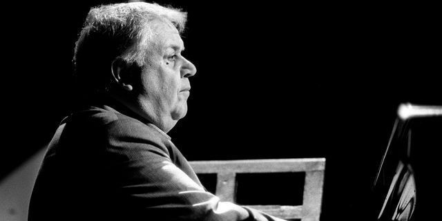 100 χρόνια Μάνος Χατζιδάκις – “Δεν είναι εύκολο να μετρήσεις τον χρόνο”