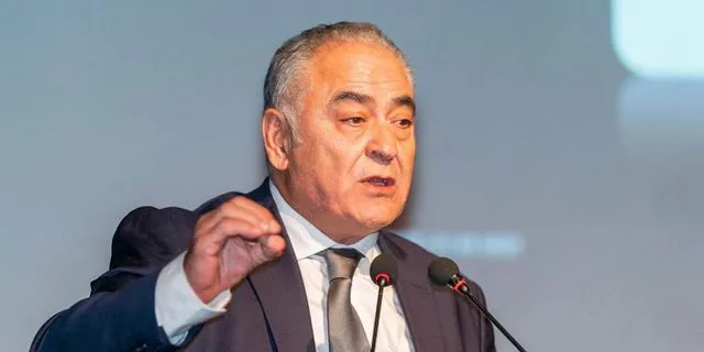 Ο Γιάννης Χατζηθεοδοσίου