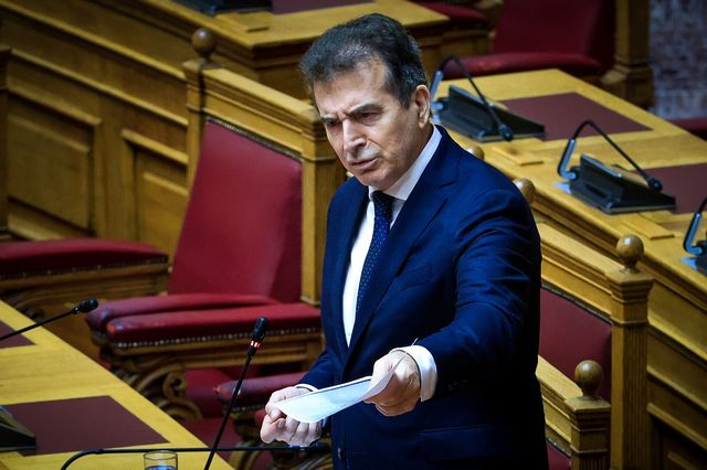 Συζήτηση επίκαιρης ερώτησης στην Ολομέλεια της Βουλής