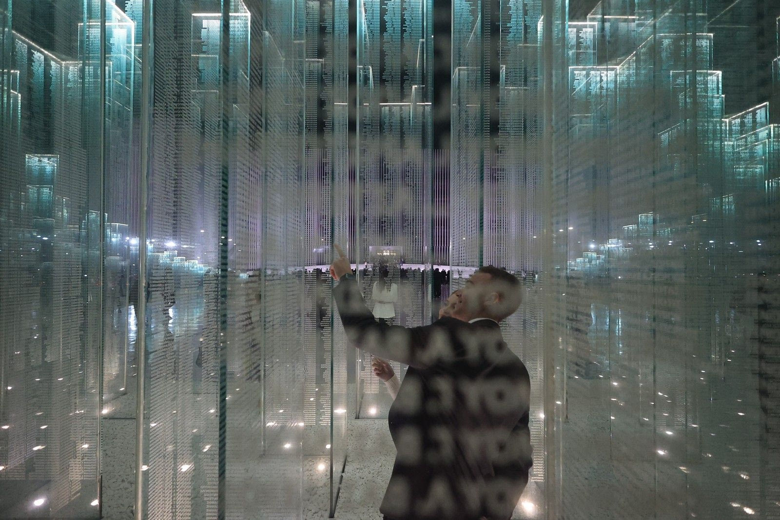 Τελετή αποκαλυπτηρίων της νέας βιοκλιματικής του όψης του υπουργείου Άμυνας