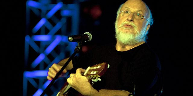 Μακρύ ζεϊμπέκικο για το Διονύση