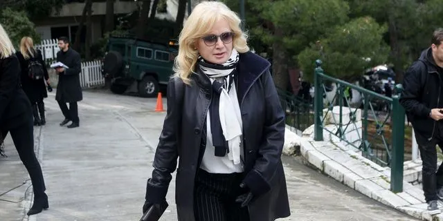 Αγγελική Νικολούλη: Το μήνυμα μετά τον θάνατο της μητέρας της – Αναβάλλεται το “Τούνελ”