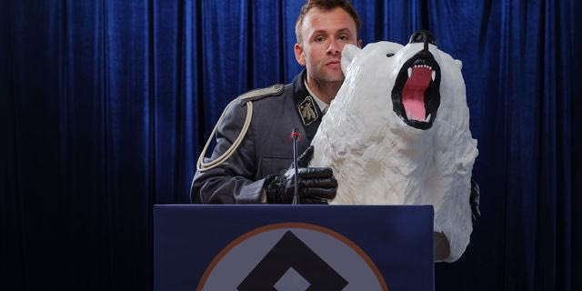 Δημοκράτορες- Γιάννης Αποσκίτης