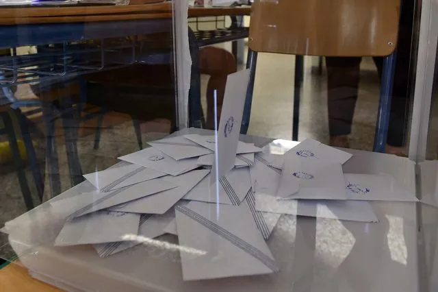 Εκλογές και υπαγορευμένη νοημοσύνη