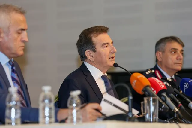 Μιχάλης Χρυσοχοΐδης