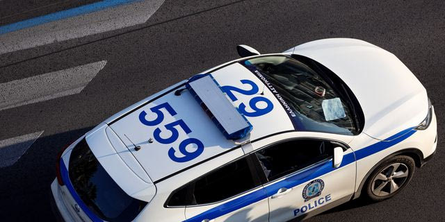 Προσπάθησαν να μπουν με κλεμμένο αυτοκίνητο σε κοσμηματοπωλείο στη Νέα Ιωνία