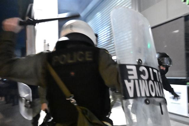 Ένταση τα ξημερώματα στα Εξάρχεια – Δύο συλλήψεις