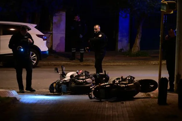 Επεισοδιακή καταδίωξη διαρρηκτών στον Άγιο Δημήτριο, με τραυματισμό αστυνομικών