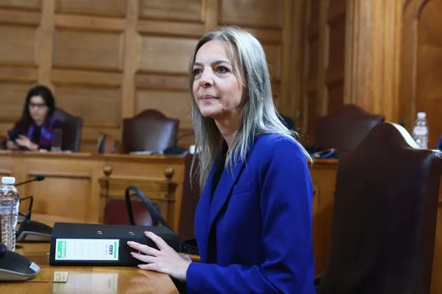 Σεμερτζίδου στην Εξεταστική: “Έπρεπε να πάρω άδεια από κάποιον για να οδηγήσω τη Ferrari;”