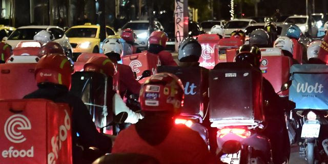 Στάση εργασίας των εργαζομένων σε Efood και Wolt το απόγευμα του Σαββάτου
