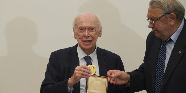 Τζέιμς Γουότσον: Πέθανε ο βιολόγος που βραβεύτηκε με Νόμπελ για την ανακάλυψη της δομής του DNA