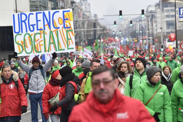 Δικαστική απόφαση-σταθμός στην ΕΕ για τον κατώτατο μισθό