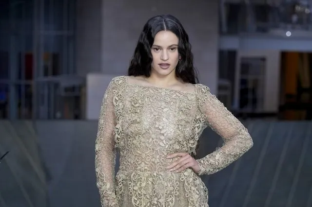 Η τραγουδίστρια Rosalia