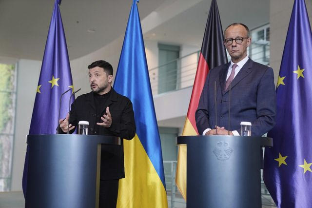 Τηλεφωνική επικοινωνία Μερτς – Ζελένσκι: “Περιμένουμε δυναμική καταπολέμηση της διαφθοράς”, δήλωσε ο καγκελάριος