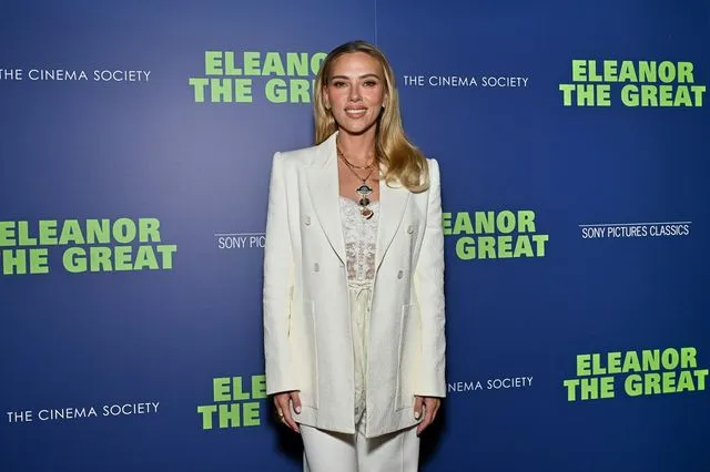 Η Scarlett Johansson στο σκηνοθετικό της ντεμπούτο στην ταινία "Eleanor the Great"