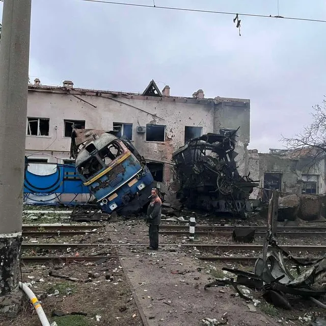 Γιατί η Ρωσία “σφυροκοπά” το ουκρανικό σιδηροδρομικό δίκτυο