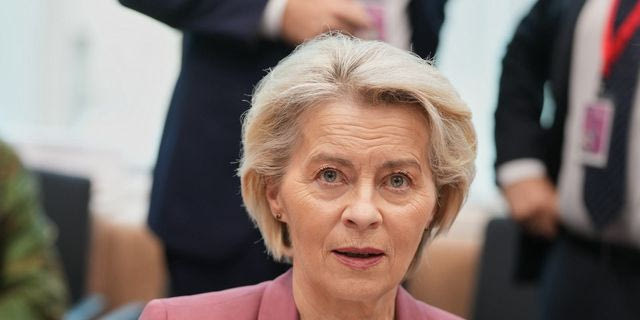 Φον ντερ Λάιεν για κατώτατο μισθό: “Απόφαση ορόσημο για τους Ευρωπαίους”