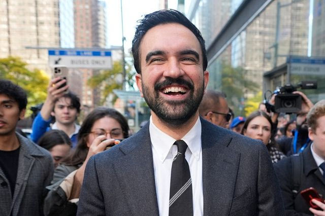 Ζούμε μια αριστερή ψηφιακή ρεβάνς με Μαμντάνι και Κόνολι;