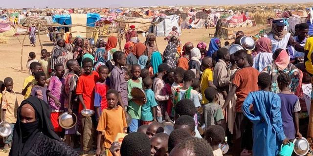 Φρικαλεότητες στην Ελ Φάσερ: Ο πρωθυπουργός του Σουδάν ζητά διεθνείς διώξεις