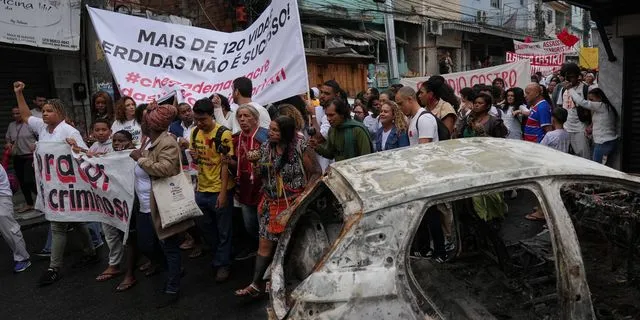 “Η ζωή στις φαβέλες μετράει”: Μεγάλες διαδηλώσεις μετά την επιχείρηση – σφαγή στη Βραζιλία