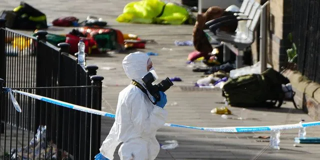 Επίθεση με μαχαίρι στη Βρετανία: Σε σοβαρή κατάσταση 2 άτομα – Βρετανοί και οι δύο συλληφθέντες