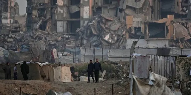 Κατεστραμμένο κτήριο από ισραηλινά πλήγματα στην Γάζα