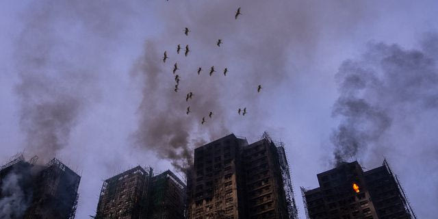 Χονγκ Κονγκ: Στους 128 οι νεκροί, πάνω από 200 αγνοούμενοι – Δεν λειτούργησε το σύστημα πυρανίχνευσης