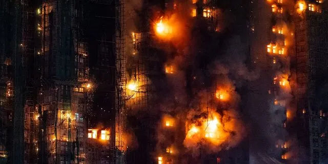 Τουλάχιστον 44 νεκροί και 279 αγνοούμενοι από τη φωτιά σε συγκρότημα κατοικιών