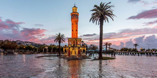 Ο πύργος του ρολογιού είναι το επίσημο σύμβολο της Σμύρνης.