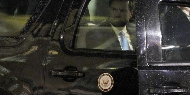 Σοβαρό τροχαίο στην αυτοκινητοπομπή του Τζέι Ντι Βανς – Σε κρίσιμη κατάσταση αστυνομικός