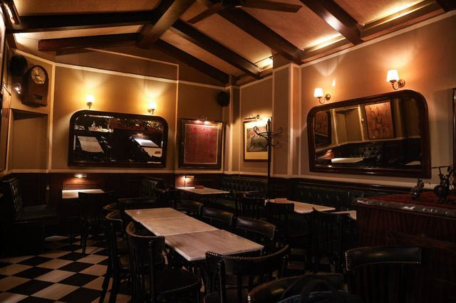 Duende: Ένα από τα τελευταία αυθεντικά ποτάδικα της Αθήνας γυρίζει σελίδα