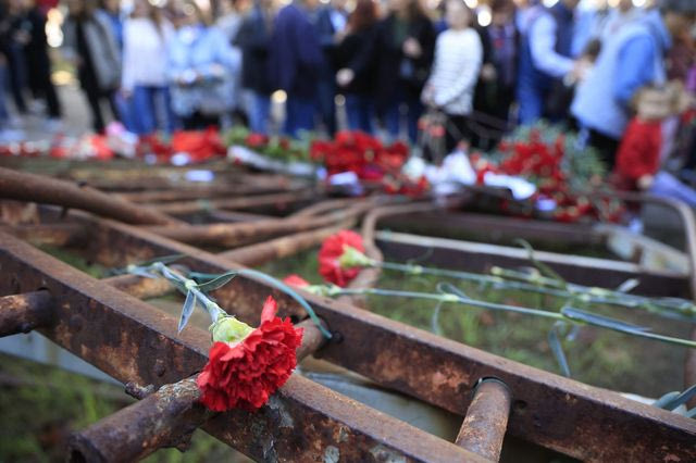 Δεύτερη ημέρα του εορτασμού της 52ης επετείου από την εξέγερση του Πολυτεχνείου