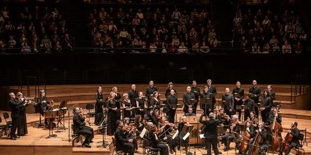 LE MESSIE - Compositeur : Georg Friedrich HAENDEL - Direction musicale : Paul AGNEW - Avec : Ana VIEIRA LEITE (soprano) - Hugh CUTTING (contre-tenor) - Nicholas SCOTT (tenor) - Edward GRINT (basse) - Les Arts Florissants - A la Philharmonie de Paris - Le 16 12 2023 - Photo : Vincent PONTET