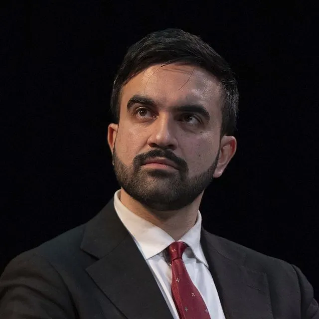 Ελληνοαμερικανίδα δικηγόρος εξηγεί πώς ο Μαμντάνι έχει ήδη γίνει εφιάλτης για τον Τραμπ