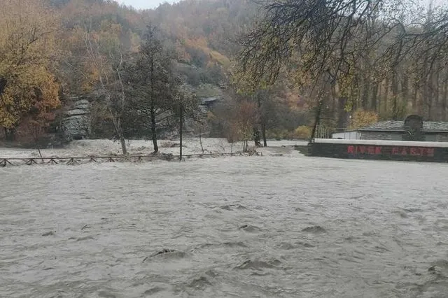 Ο ποταμός Αλιάκμονας στο Νεστόριο Καστοριάς