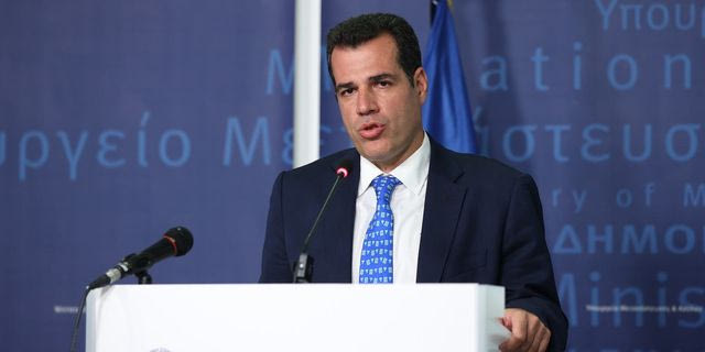 Ο υπουργός Μετανάστευσης Θάνος Πλεύρης