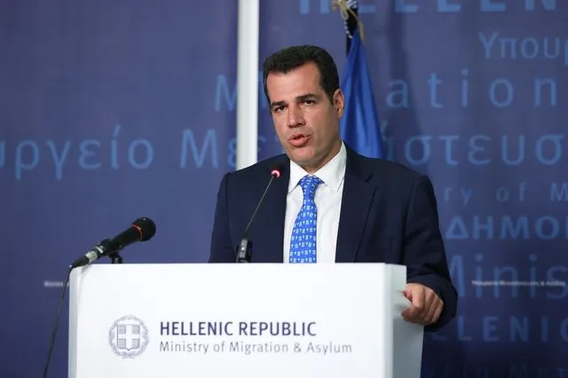 Ο υπουργός Μετανάστευσης Θάνος Πλεύρης