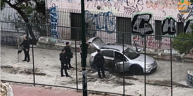 Επίθεση με μολότοφ σε αστυνομικούς της ΟΠΚΕ στα Εξάρχεια