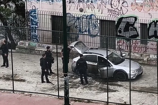 Επίθεση με μολότοφ σε αστυνομικούς της ΟΠΚΕ στα Εξάρχεια