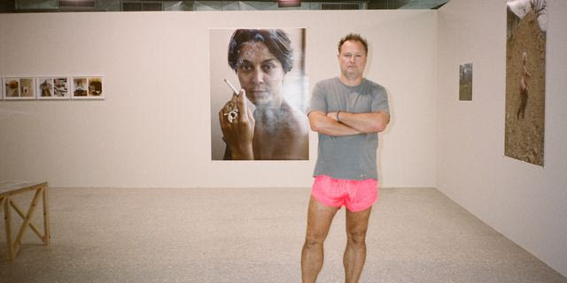 Juergen Teller: “Οταν βγήκα από τη φωτογράφιση με τον Πάπα, οι Καρδινάλιοι με χειροκροτούσαν”