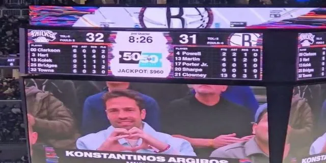 Ο Κωνσταντίνος Αργυρός παρακολούθησε αγώνα NBA και χειροκροτήθηκε από το κοινό