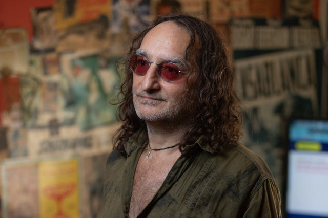 Λένος Χρηστίδης: Αυτό κάνει ο σκληρός, δεξιός καπιταλισμός. Σε βγάζει τρελό αν λες το αυτονόητο