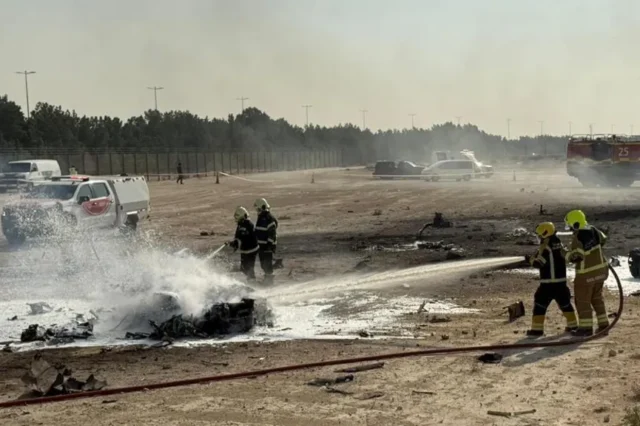 Ντουμπάι: Συνετρίβη αεροσκάφος σε αεροπορική επίδειξη – Νεκρός ο πιλότος 