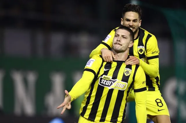 Ο Γιόβιτς στο ματς με τον Παναθηναϊκό