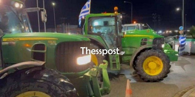 Αγρότες στο αεροδρόμιο Αλεξανδρούπολης ενόψει της επίσκεψης Μητσοτάκη – “Να ματαιώσει την άνοδό του”