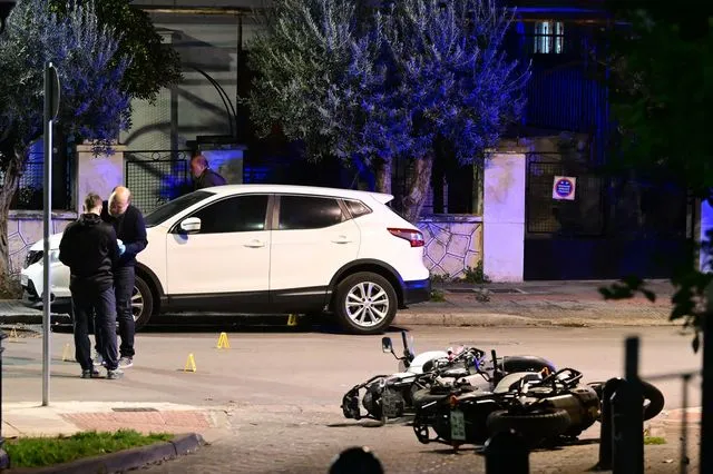 Βίντεο: Η στιγμή που οι διαρρήκτες εμβολίζουν τις μηχανές ΔΙΑΣ στον Άγιο Δημήτριο