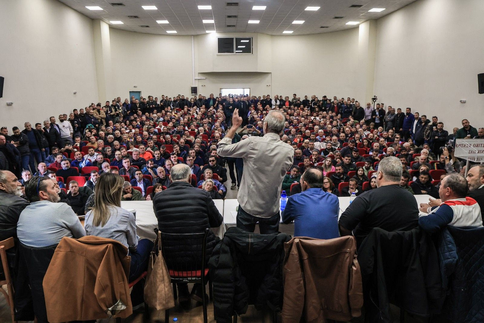 Πανελλαδική Σύσκεψη αγροτών και κτηνοτρόφων στο Πολιτιστικό Κέντρο της Νίκαιας Λάρισας